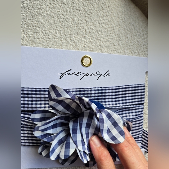 FREE PEOPLE, Your Favorite Printed Flower Necklace, Blue/White Gingham,  NEW!! - Picture 5 of 7